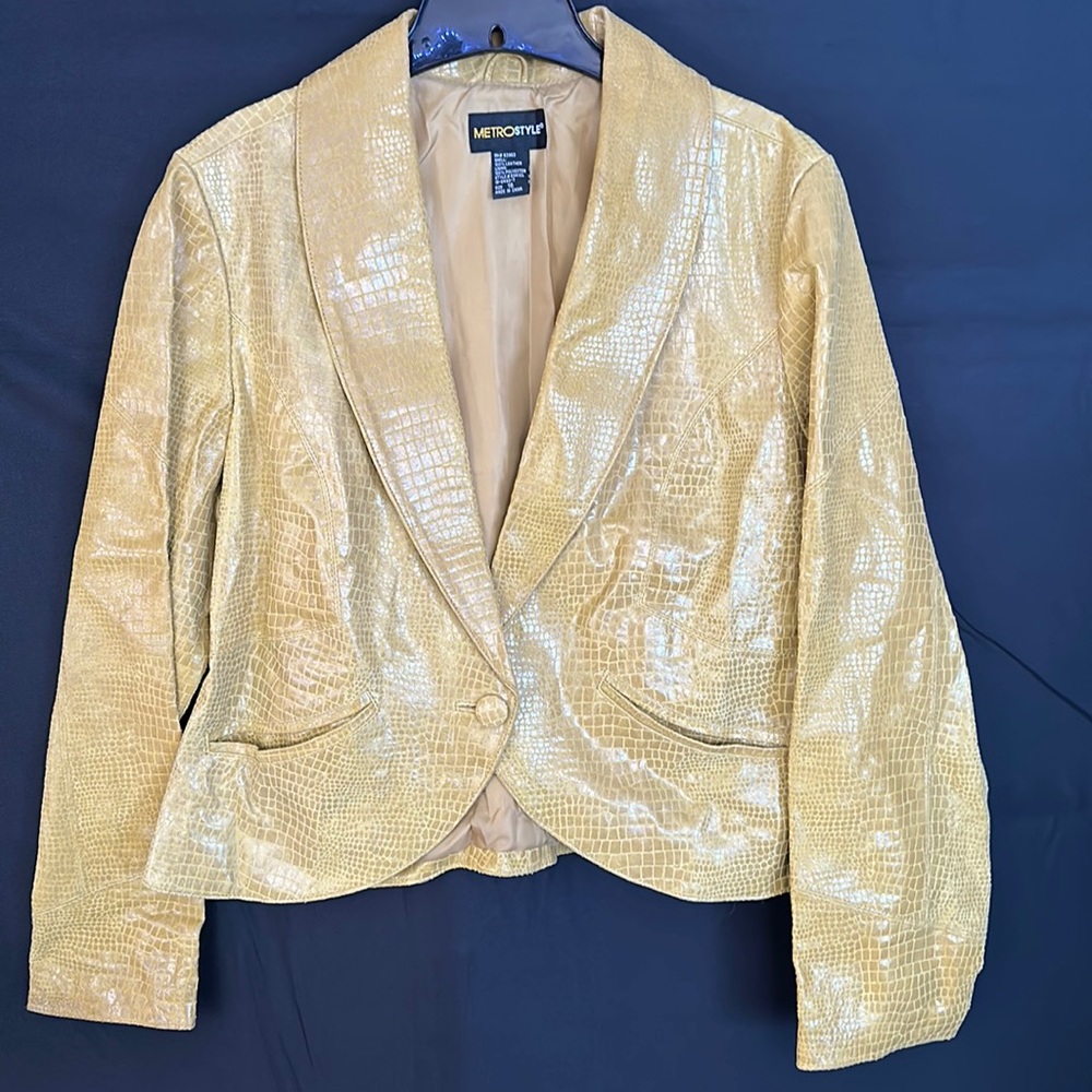 Metro style women’s leather jacket size 16